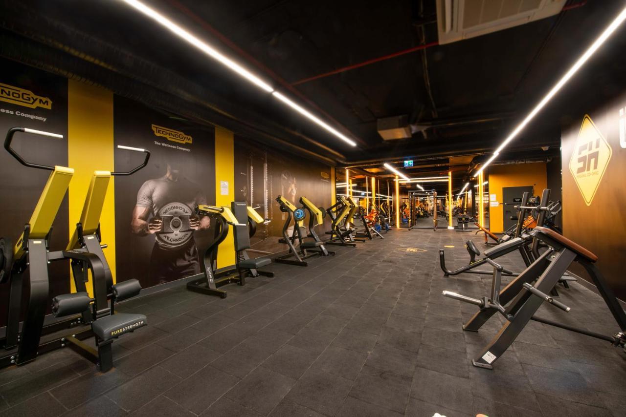 The Craton Hotel Sisli Istanbul Exterior foto The interior of a typical Anytime Fitness gym