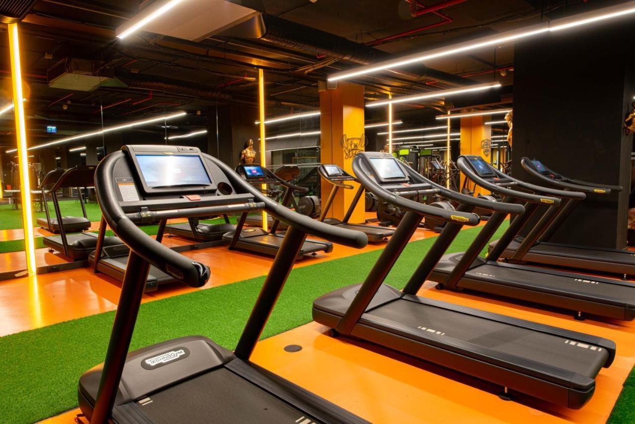 The Craton Hotel Sisli Istanbul Exterior foto A row of treadmills