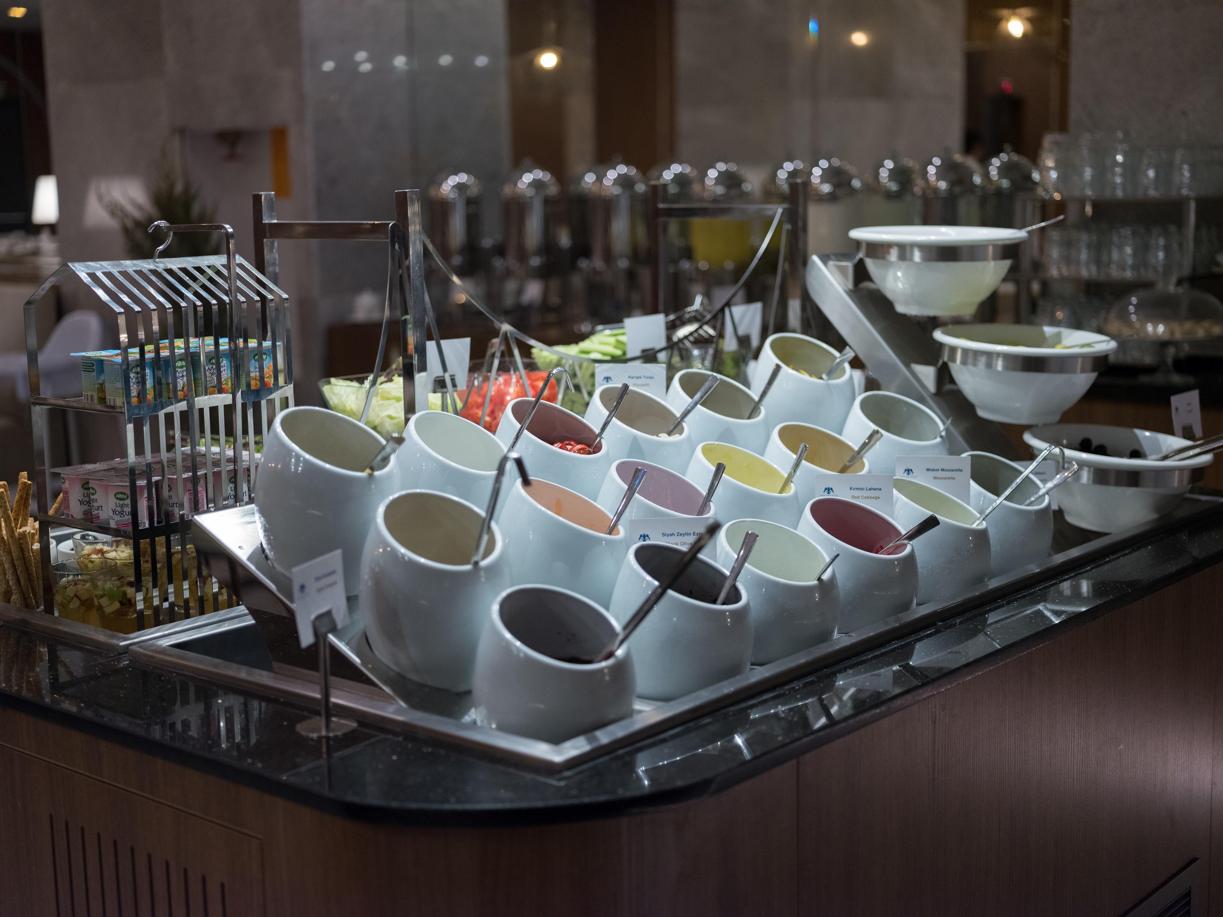 The Craton Hotel Sisli Istanbul Exterior foto Condiments at a salad bar